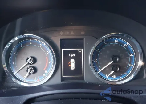 2018 Toyota Corolla Se z USA, uszkodzony, nr VIN 5YFBURHE9JP763515